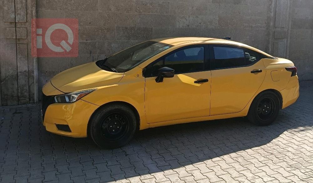 نيسان فيرسا